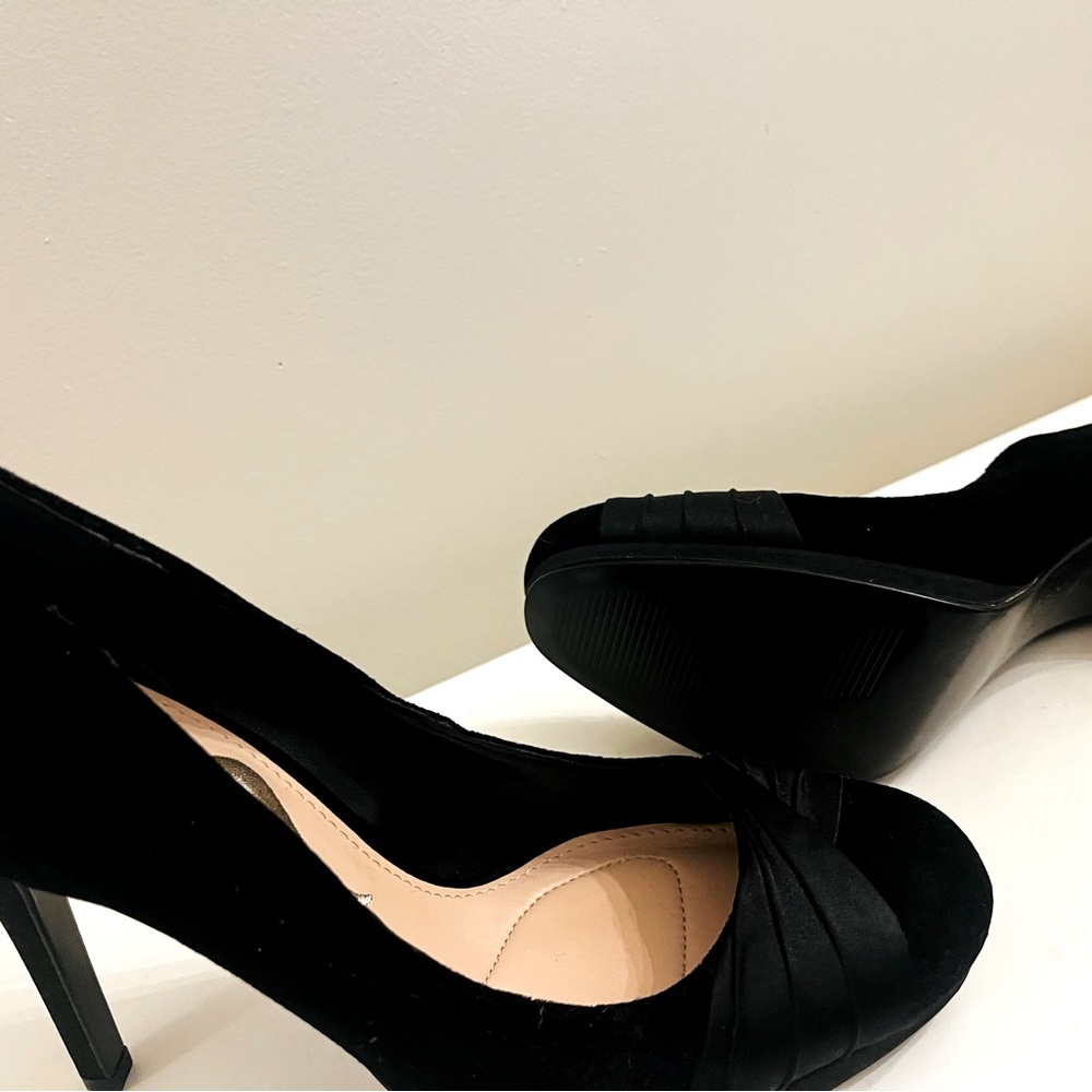 Elegant Black Nina Women's Heels velour and satin material
